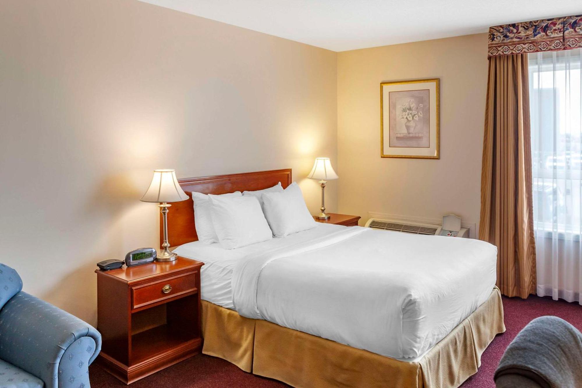 Quality Inn & Suites Edmonton International Airport Leduc Exterior foto