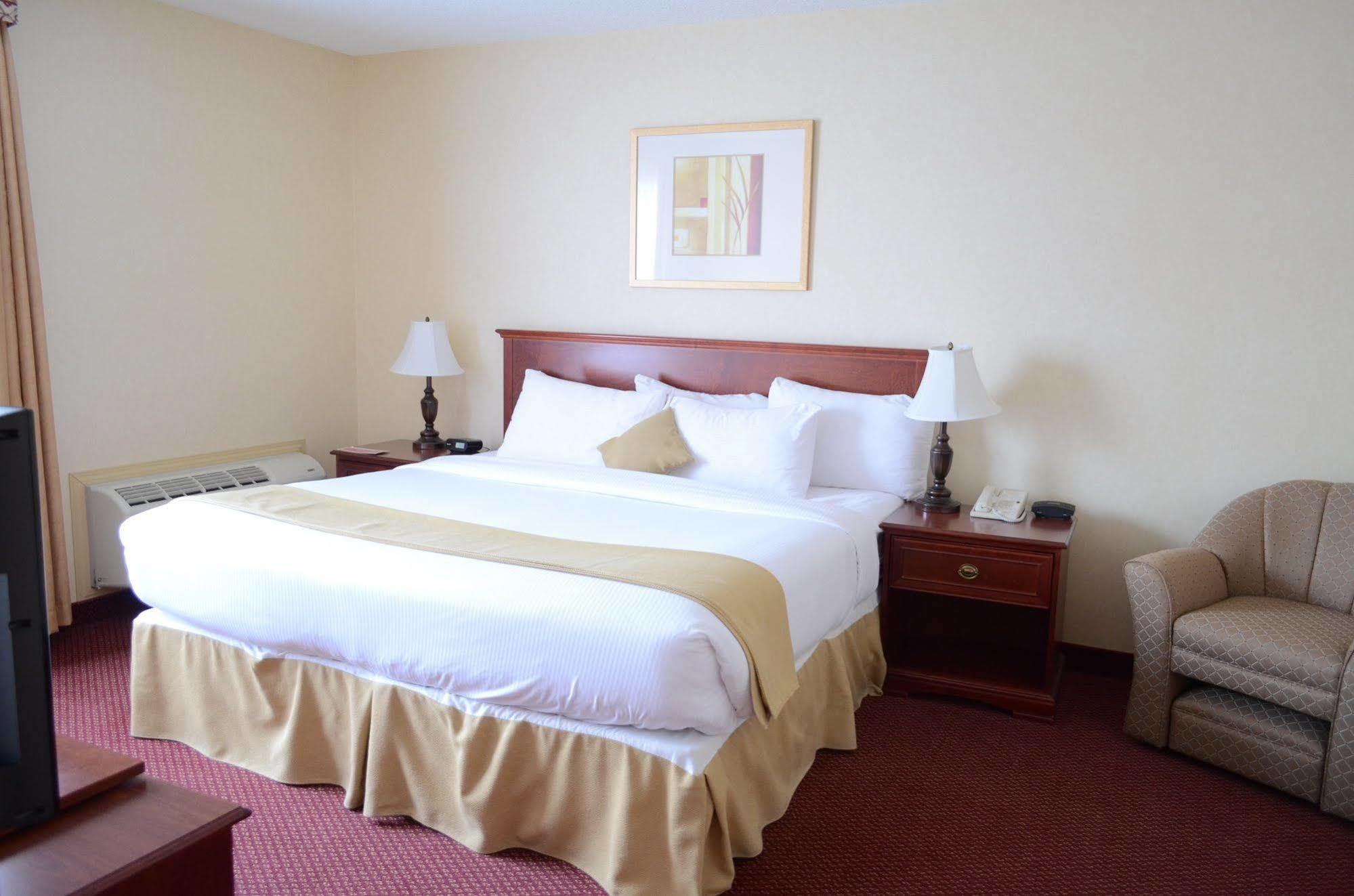 Quality Inn & Suites Edmonton International Airport Leduc Exterior foto